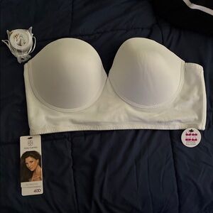 Daisy Fuentes Intimates White Strapless Bra 40D